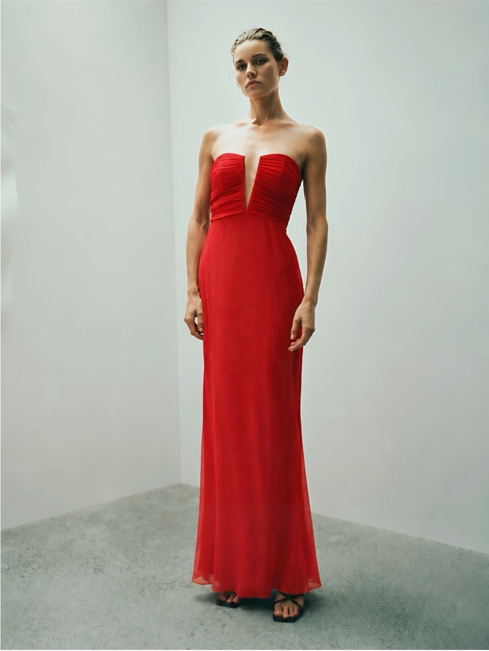 ZARA RED RUCHED STRAPLESS DRESS - Picture 4 of 16